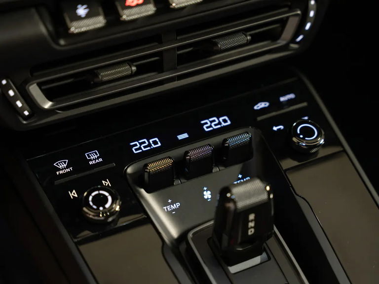 Porsche 992 Carrera GTS