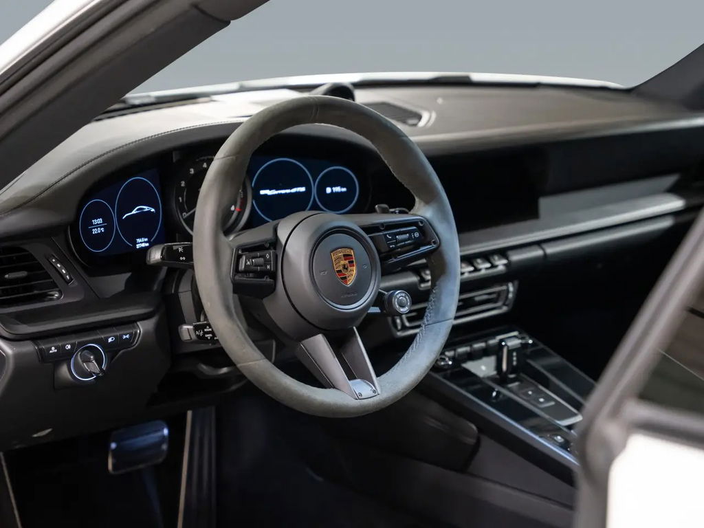 Porsche 992 Carrera GTS