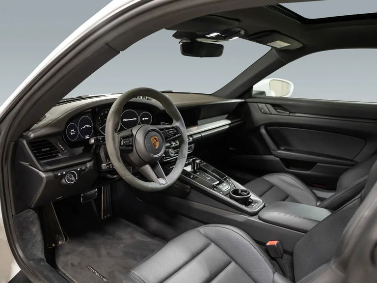 Porsche 992 Carrera GTS