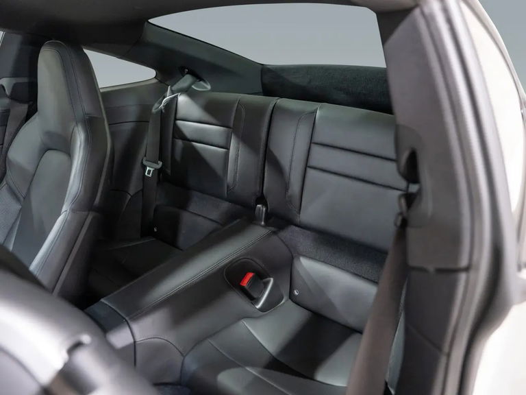 Porsche 992 Carrera GTS