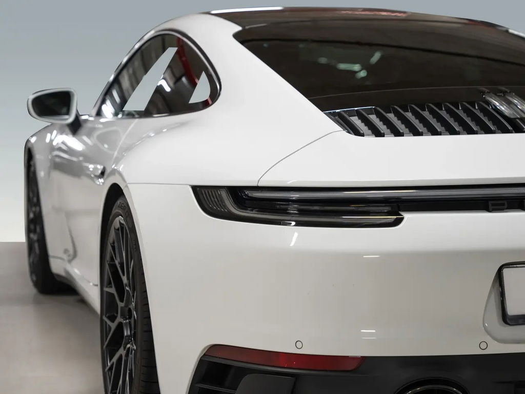 Porsche 992 Carrera GTS