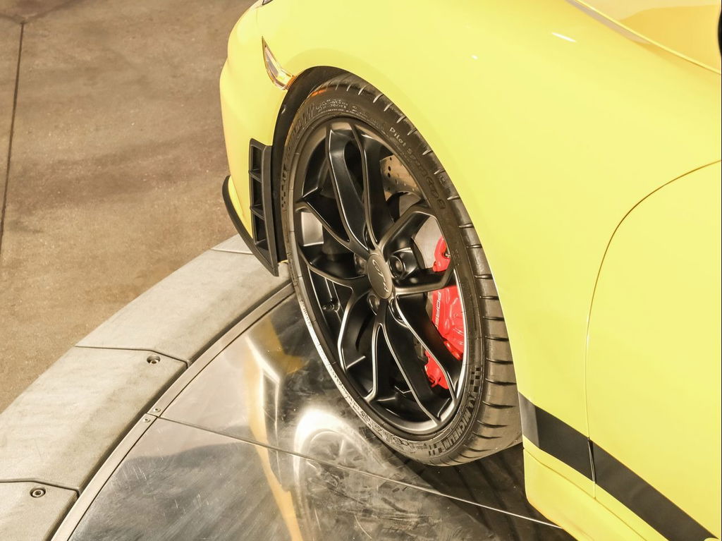 Porsche 718 Cayman GT4