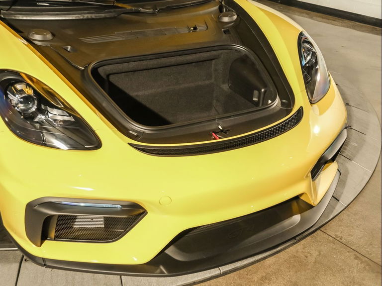 Porsche 718 Cayman GT4