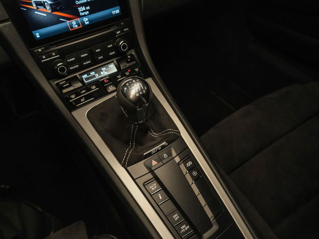 Porsche 718 Cayman GT4