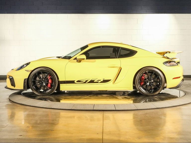 Porsche 718 Cayman GT4
