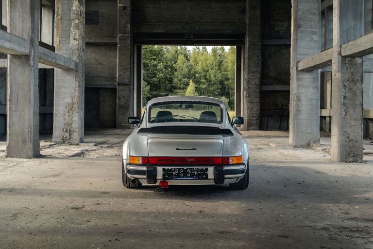 Porsche 911 Carrera 3.0