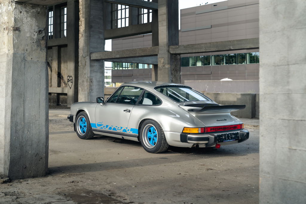 Porsche 911 Carrera 3.0