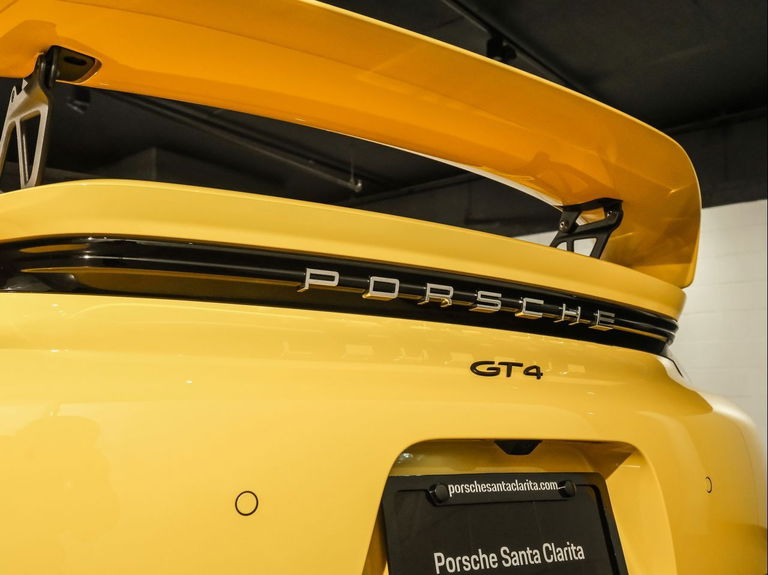 Porsche 718 Cayman GT4