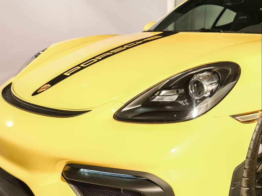 Porsche 718 Cayman GT4