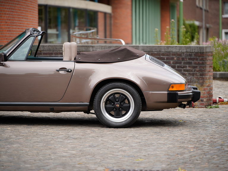 Porsche 911 Carrera 3.2