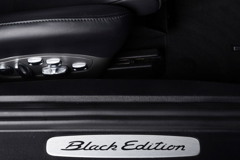 Porsche 991 Carrera 4 Black Edition