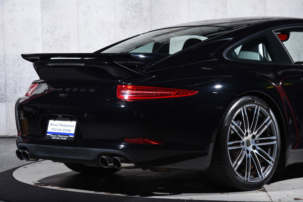 Porsche 991 Carrera 4 Black Edition