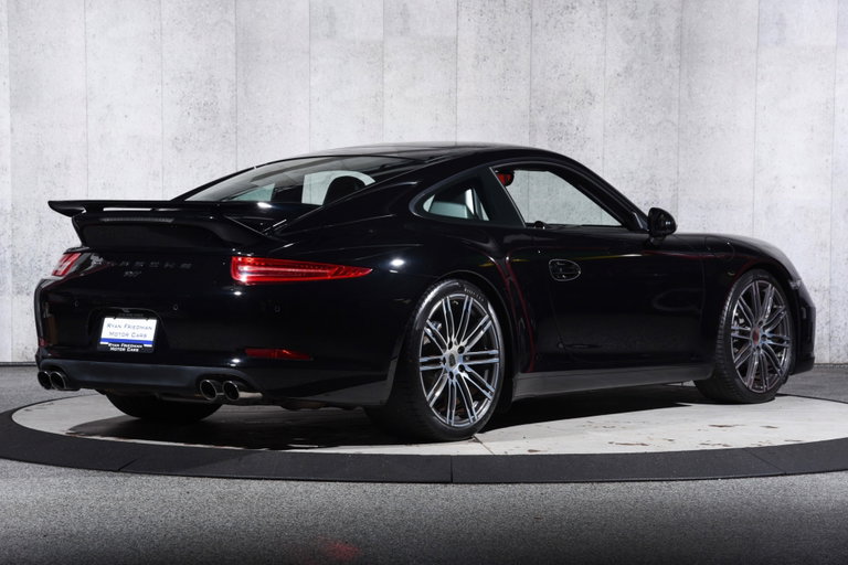 Porsche 991 Carrera 4 Black Edition