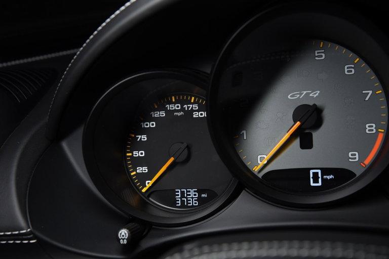 Porsche 718 Cayman GT4