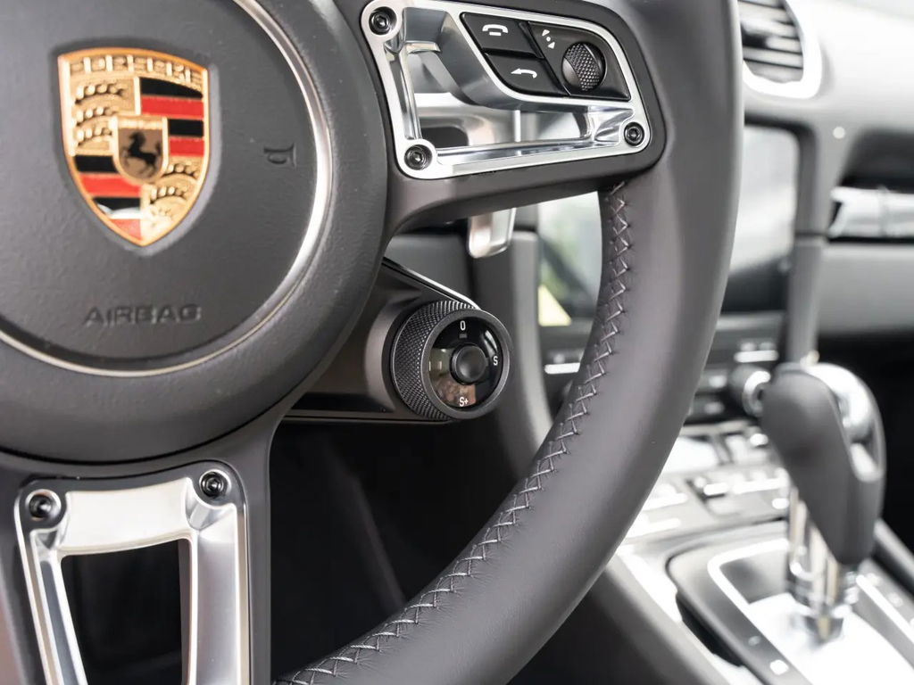 Porsche 718 Cayman Style Edition