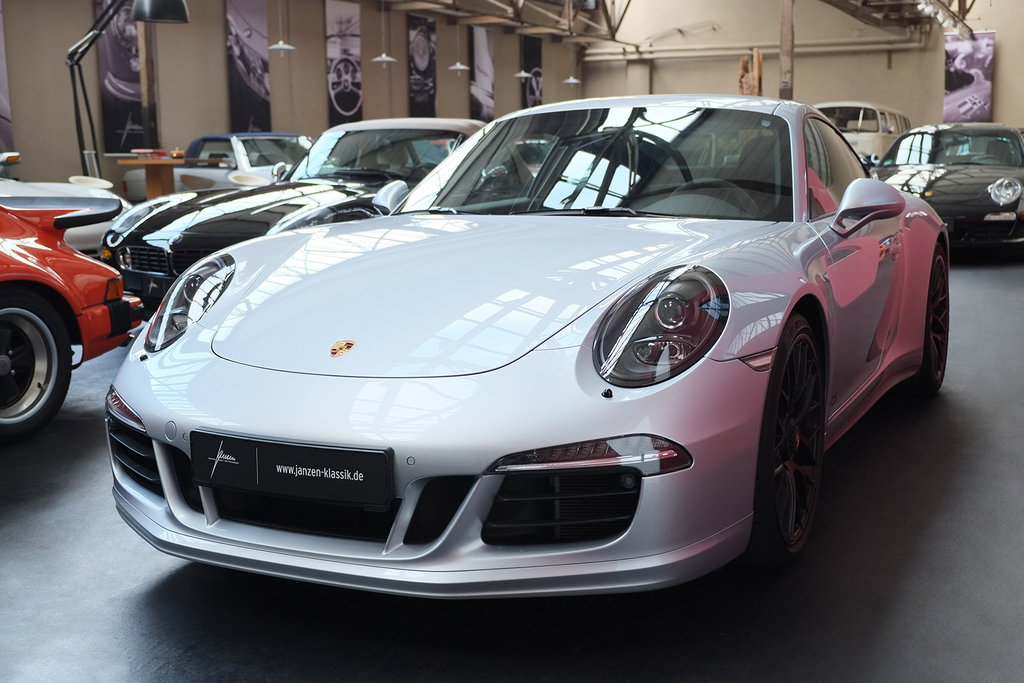 Porsche 991 Carrera GTS