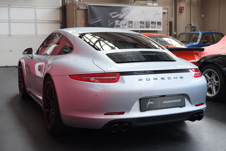 Porsche 991 Carrera GTS