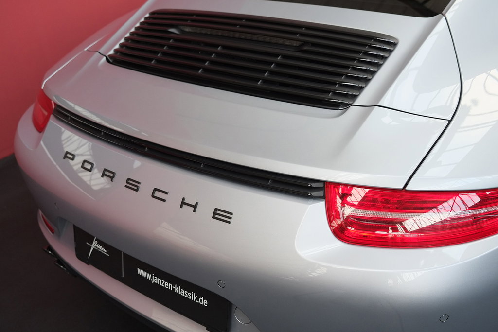 Porsche 991 Carrera GTS