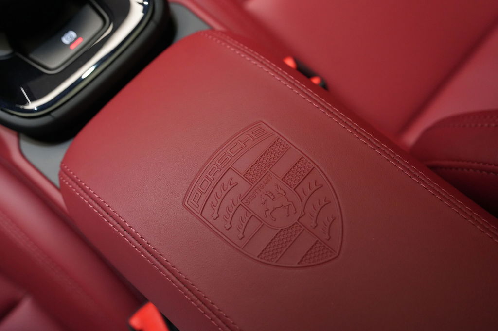 Porsche 992.2 Carrera 4 GTS