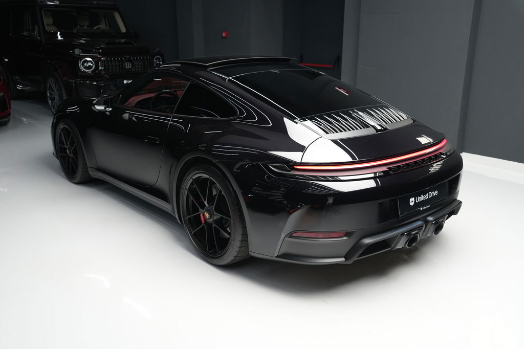 Porsche 992.2 Carrera 4 GTS