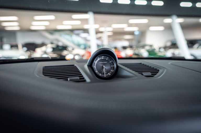 Porsche 992.2 Carrera GTS