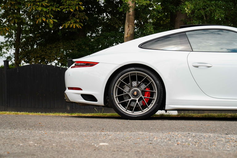 Porsche 991.2 Carrera GTS