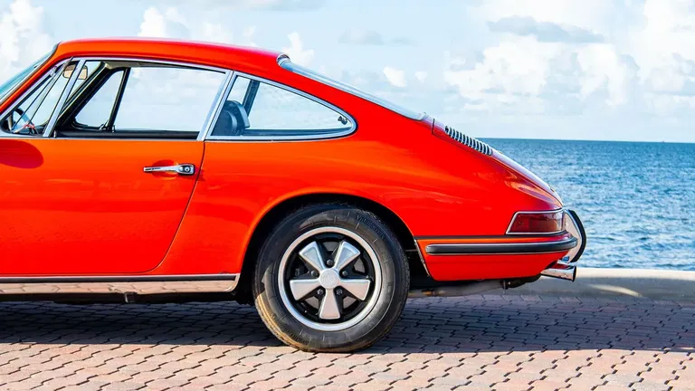 Porsche 911 S (F-Modell)