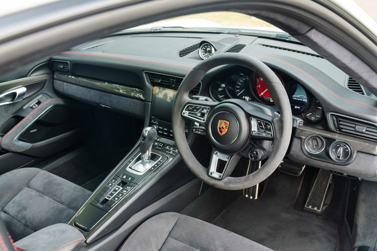 Porsche 991.2 Carrera GTS