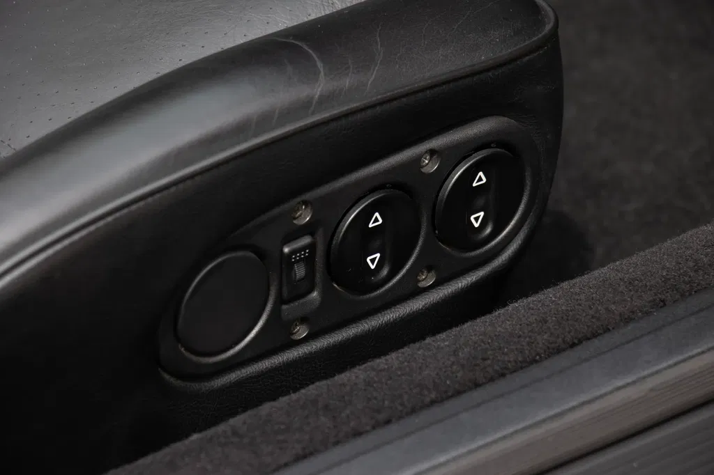 Porsche 964 Carrera 2 Speedster