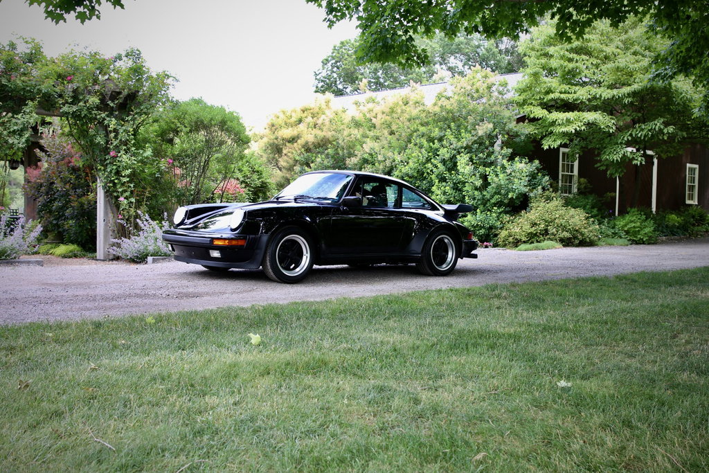 Porsche 911 Turbo 3.3 (US)