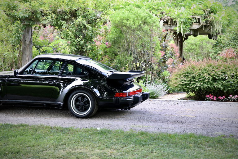 Porsche 911 Turbo 3.3 (US)