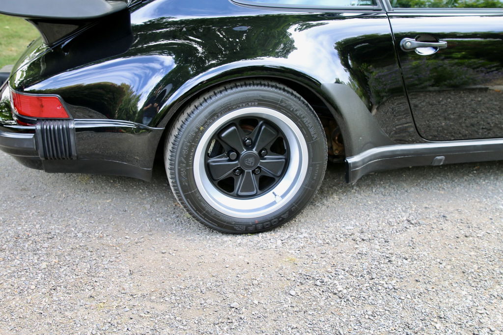 Porsche 911 Turbo 3.3 (US)