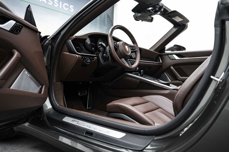 Porsche 992 Carrera 4S