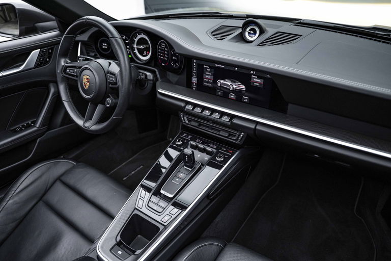 Porsche 992 Carrera 4S