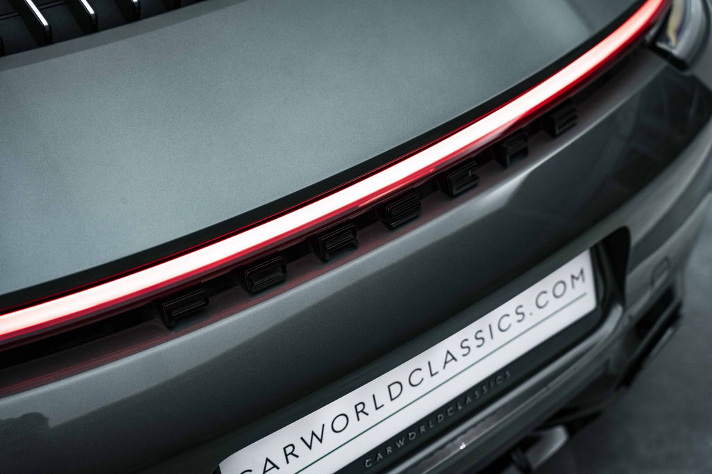 Porsche 992 Carrera 4S