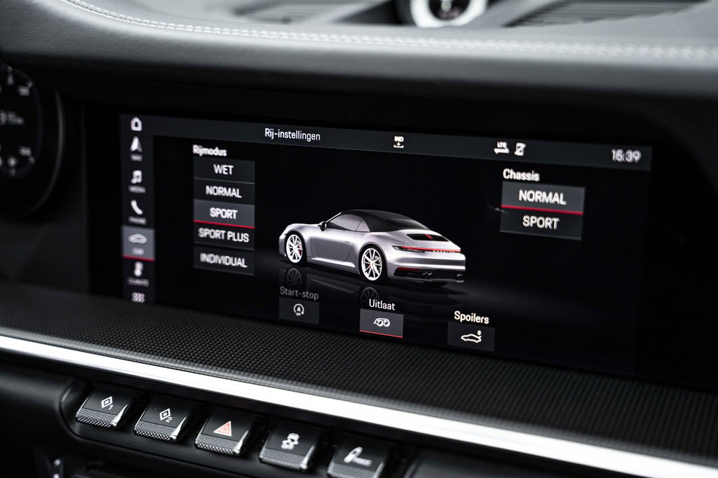 Porsche 992 Carrera 4S