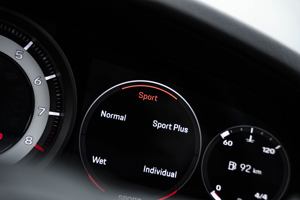 Porsche 992 Carrera 4S