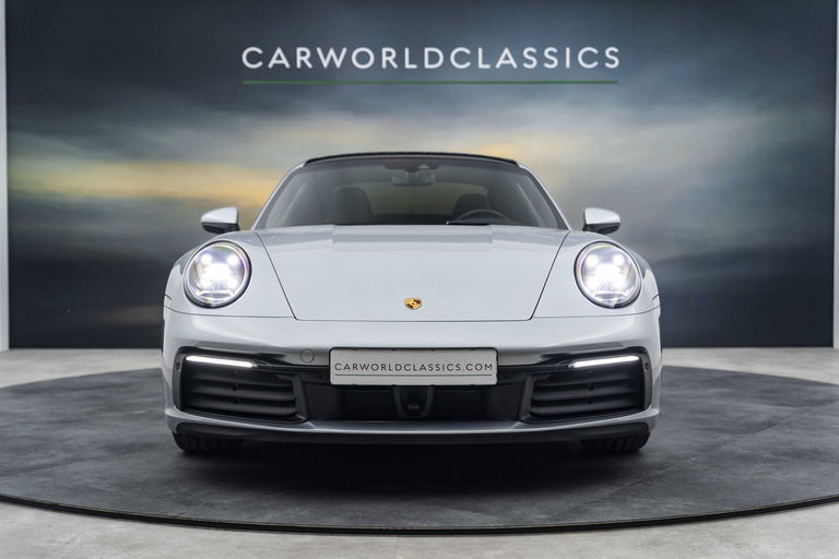 Porsche 992 Carrera