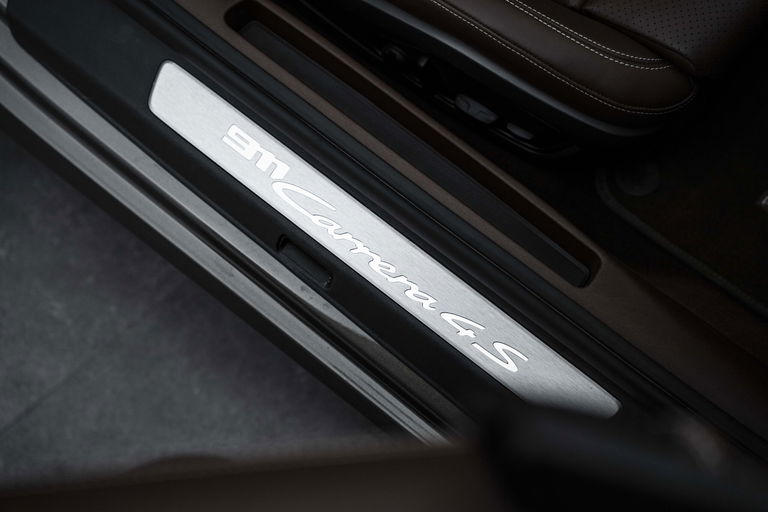 Porsche 992 Carrera 4S