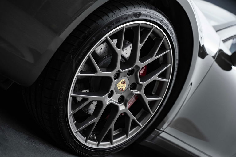 Porsche 992 Carrera 4S