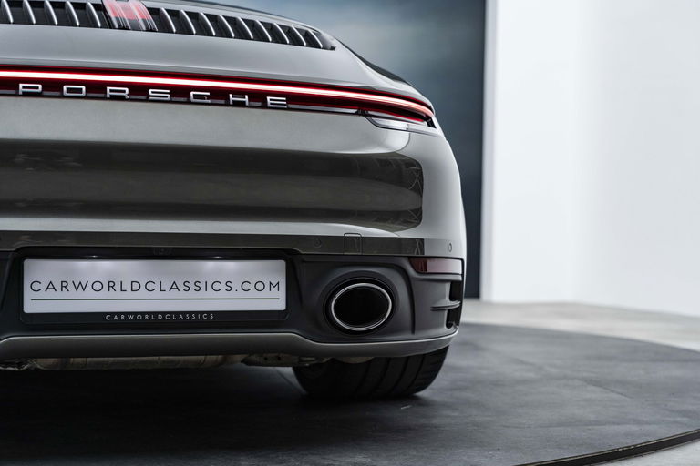 Porsche 992 Carrera 4S