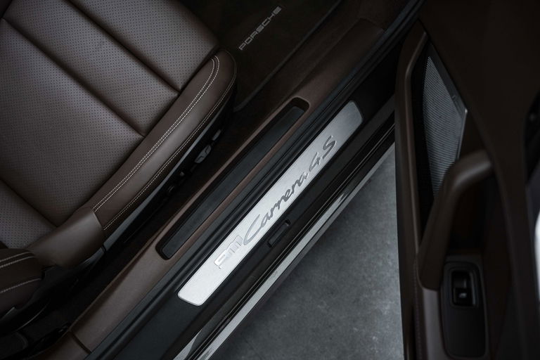 Porsche 992 Carrera 4S