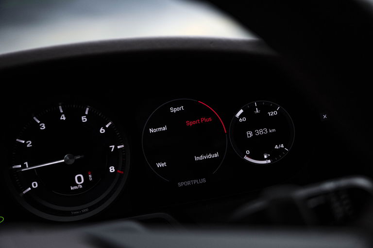 Porsche 992 Carrera 4S