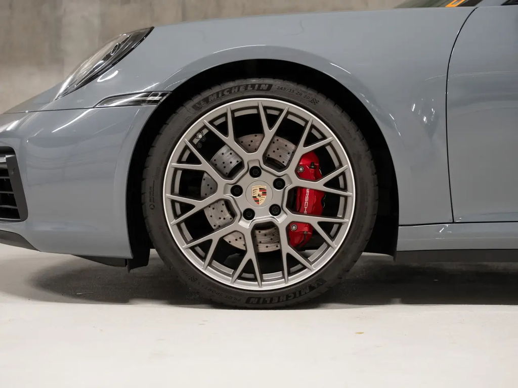 Porsche 992 Carrera 4S