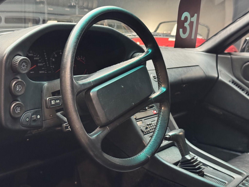 Porsche 928 S4