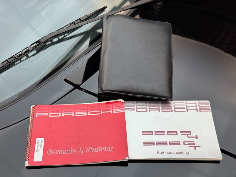 Porsche 928 S4