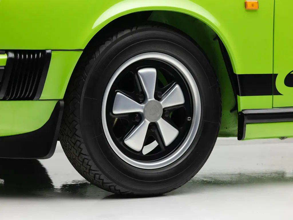 Porsche 911 Carrera 2.7