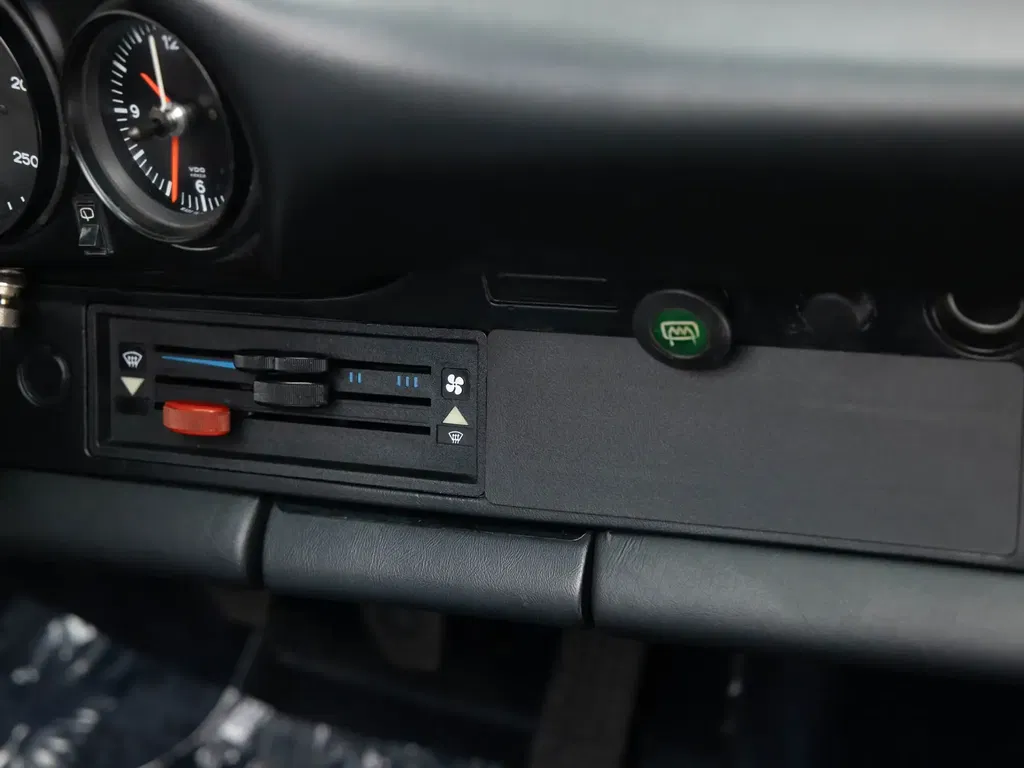 Porsche 911 Carrera 2.7