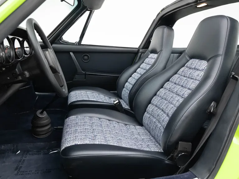 Porsche 911 Carrera 2.7