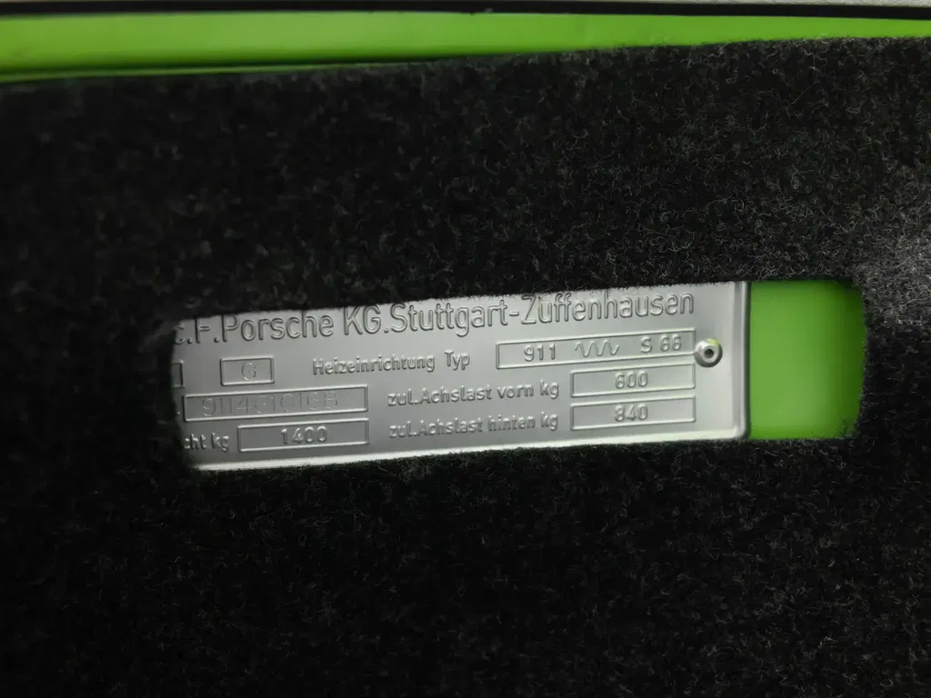 Porsche 911 Carrera 2.7